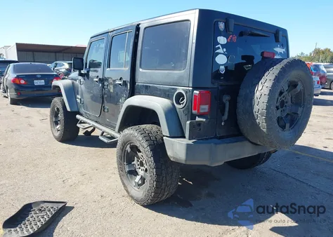 2016 Jeep Wrangler Unlimited Sport z USA, uszkodzony, nr VIN 1C4BJWDGXGL117772